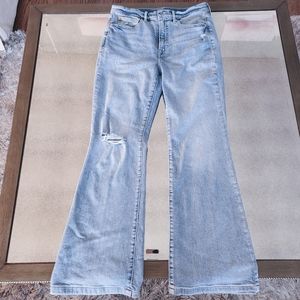 GAP 70's Flare High Rise Light Wash Jeans Size 30/10 Petite